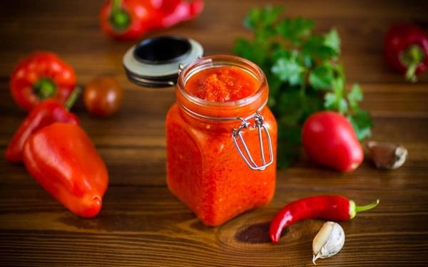 Sauce aux poivrons et tomates épicée maison