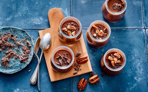 Petit pot de crème au chocolat et noix de pécan