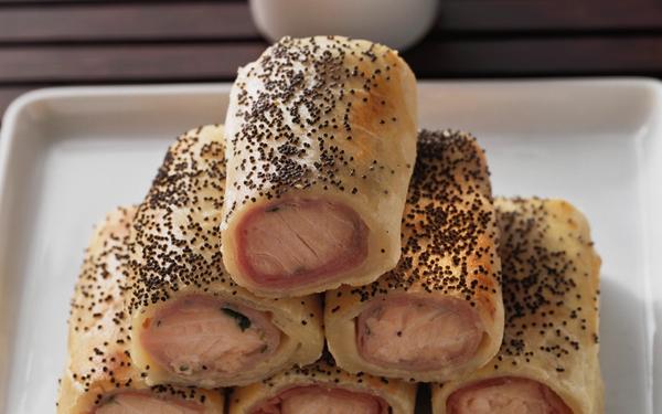 Rouleaux de pâte au saumon