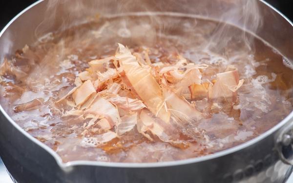 Dashi de bonite japonaise (pour l'umami)