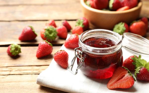 Recette de la gelée de fraises avec fruits entiers