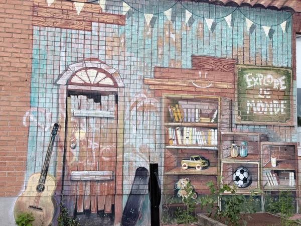 Explore Le Monde - Street art mural in Hull, Ottawa, Ontario