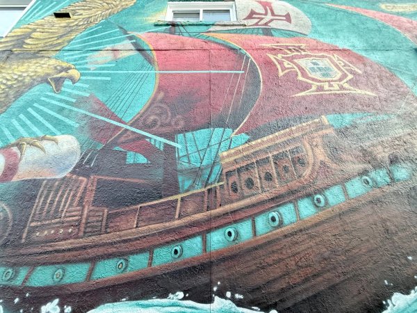 Mural artwork by Marin Mitrasinovic - Street art in Hull, Ottawa, Ontario