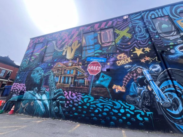 Large scale mural art in Gatineau created by Phil Landry and Marin Mitrasinovic. An OTTAWALLS archive feature.