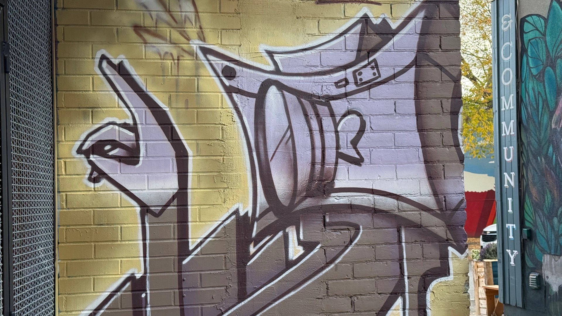 Inconnu mural in Centretown by Railspike