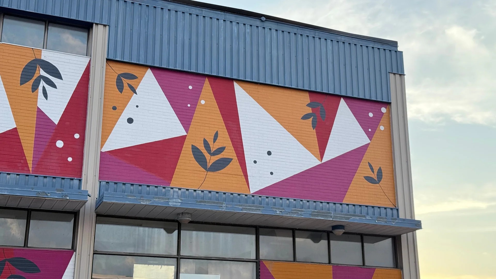 Mural artwork by Alex Davro - Street art in Hull, Ottawa, Ontario