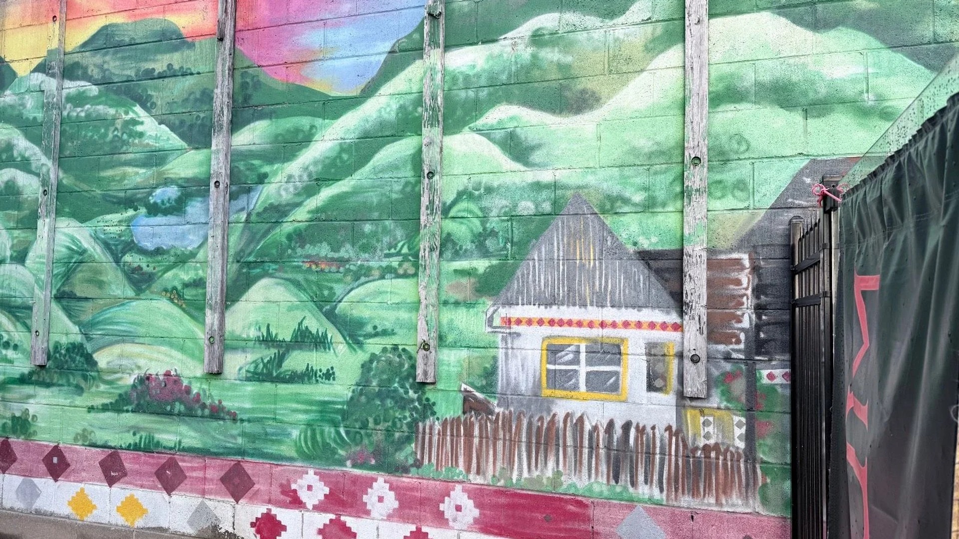 Untitled Submission by Mique Michelle - Mural in Centretown, Ontario