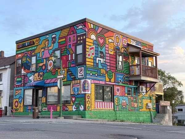 Eddyverse by Chris Soueidan - Street art mural in Hull, Ottawa, Ontario