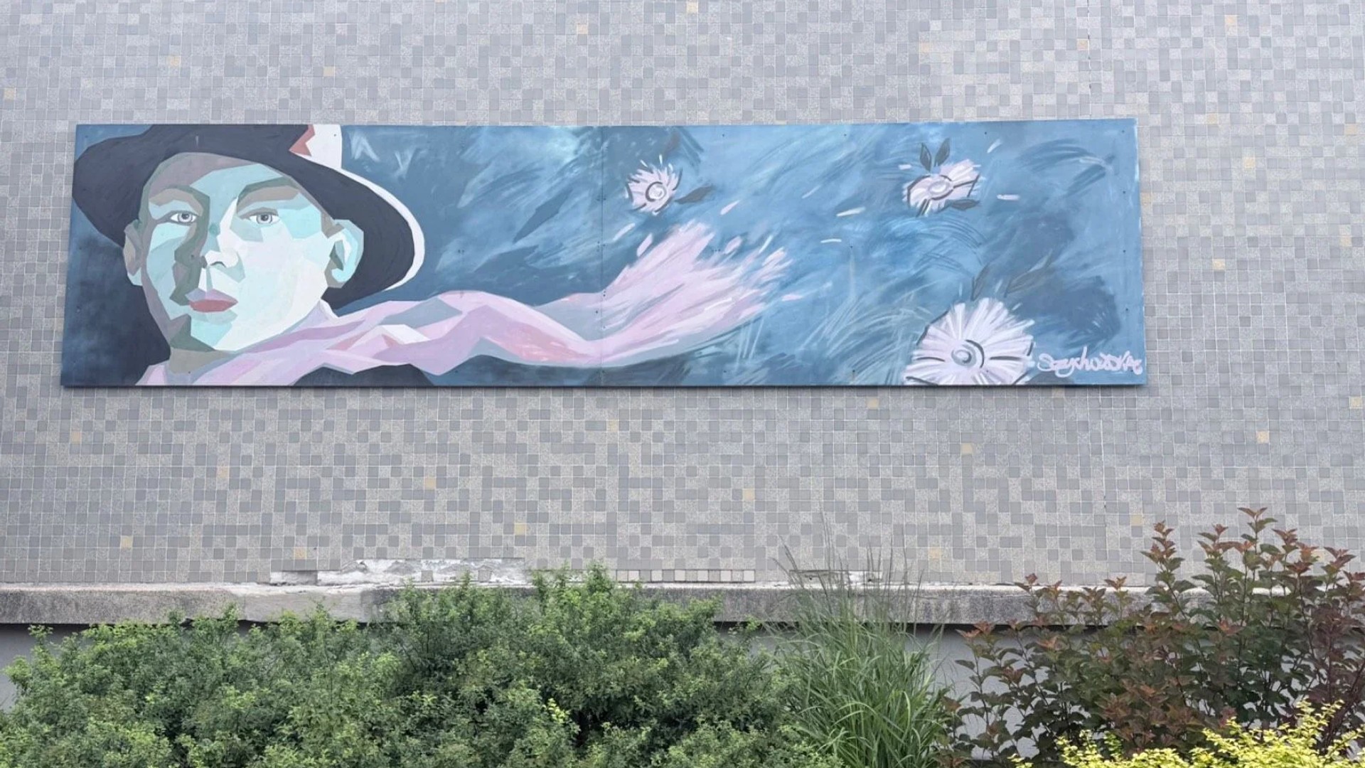 Public mural artwork in Hull, Ottawa - Street art scene