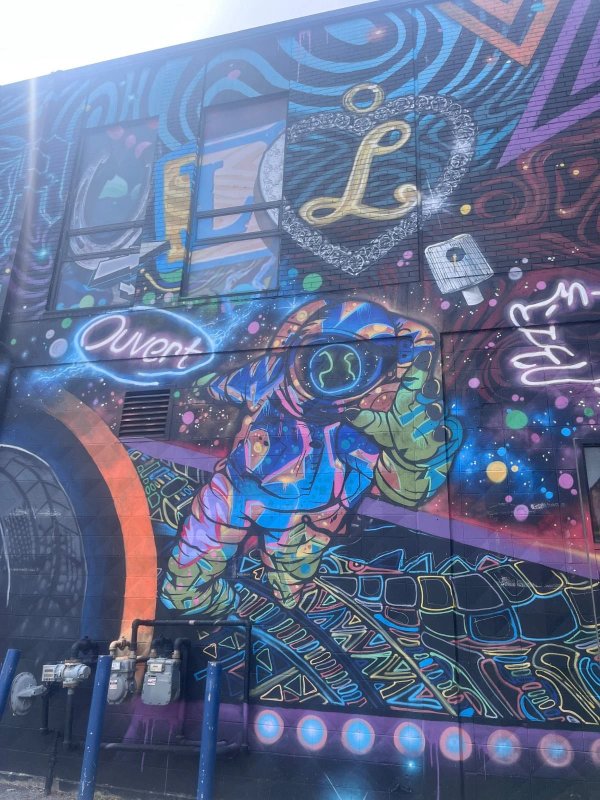 Prohibition era figures depicted in a mural by Phil Landry and Marin Mitrasinovic. Public art in Gatineau