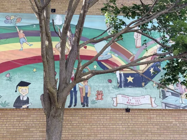 Murale au McArthur / Olmstead 349 by Unknown / Inconnu