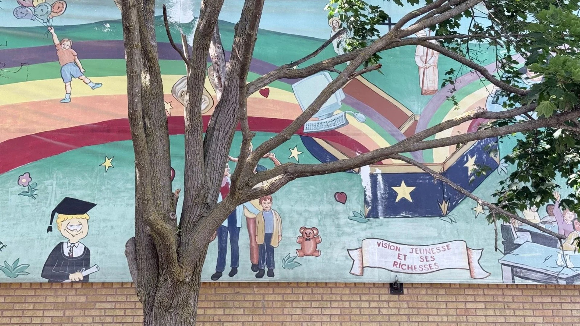 Ottawa mural in Vanier - Street art and urban culture