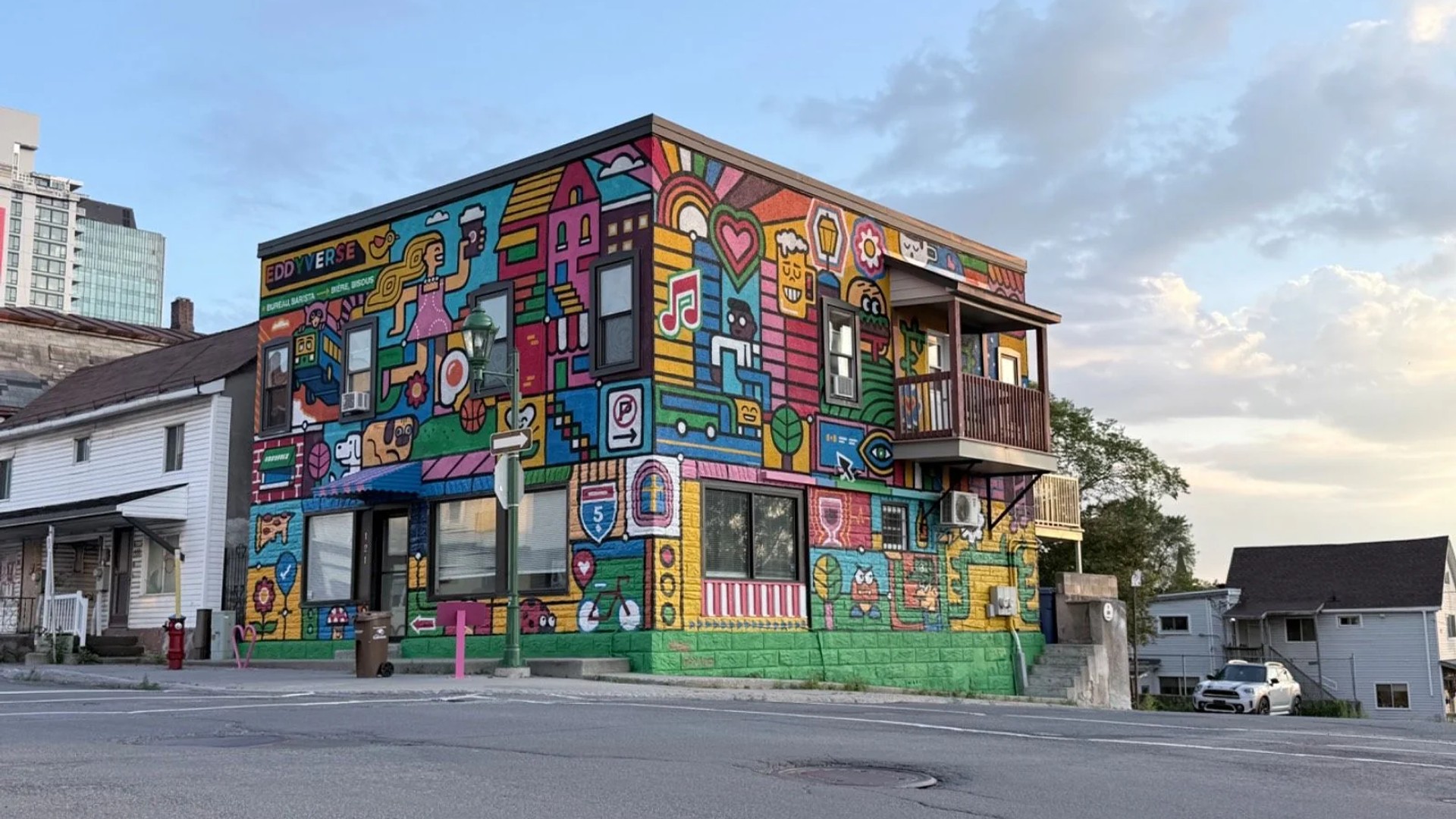 Eddyverse by Chris Soueidan - Street art mural in Hull, Ottawa, Ontario