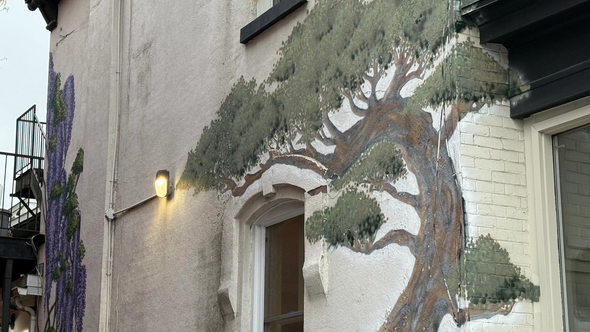 Inconnu mural in Lowertown by Unknown / Inconnu