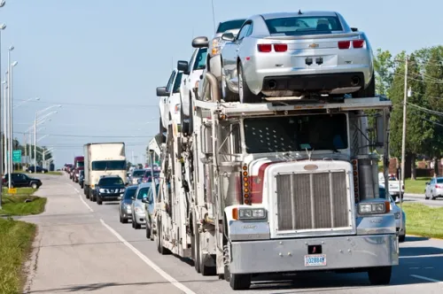 Tow dolly vs auto transport: What’s the difference?