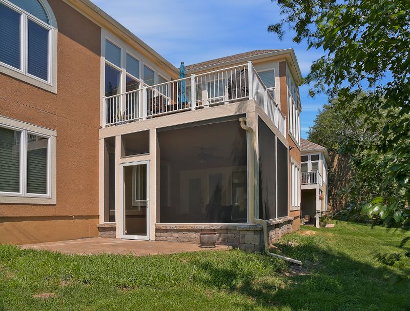 Screened porch by All Under One Roof, Kansas City