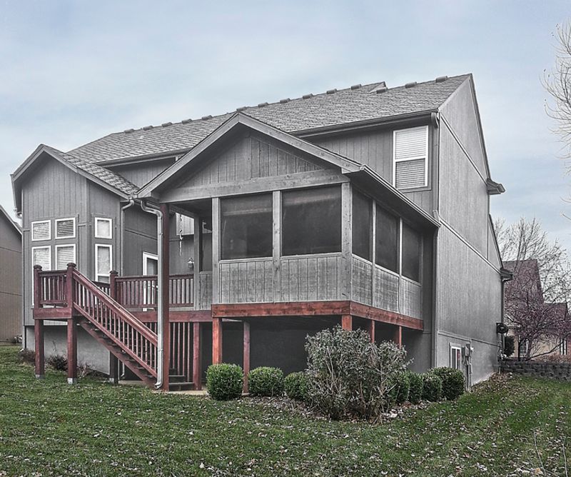 Screened porch by All Under One Roof, Kansas City