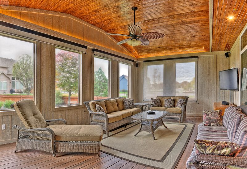 Screened porch by All Under One Roof, Kansas City