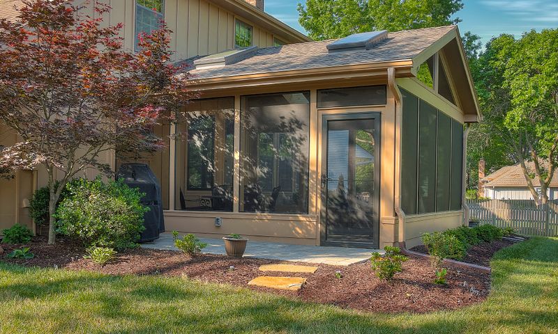 Screened porch by All Under One Roof, Kansas City