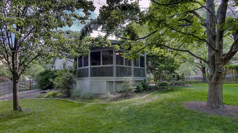 Screened porch by All Under One Roof, Kansas City