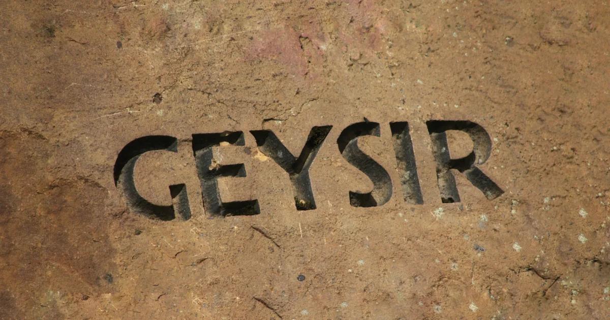 Desygner(Fluer) vs Veeso AI 비교