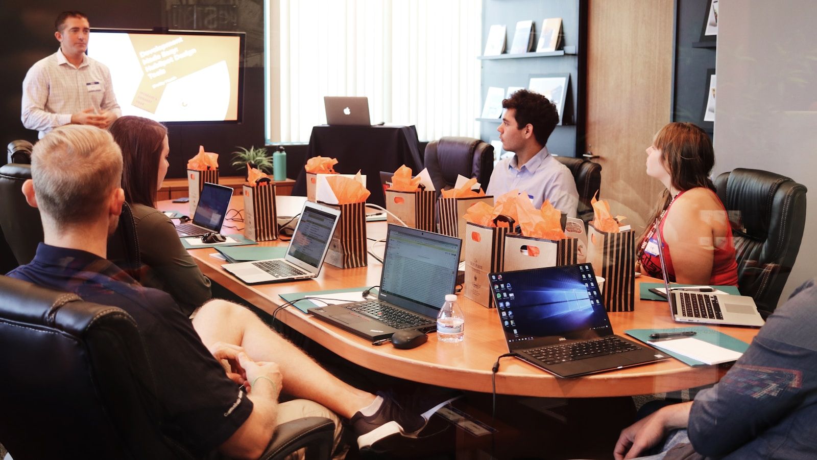 annual report presentation generator
