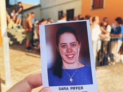 Le suore Operaie con un gruppo di Giovani per conoscere Sara sul percorso della Via Crucis e Lucis