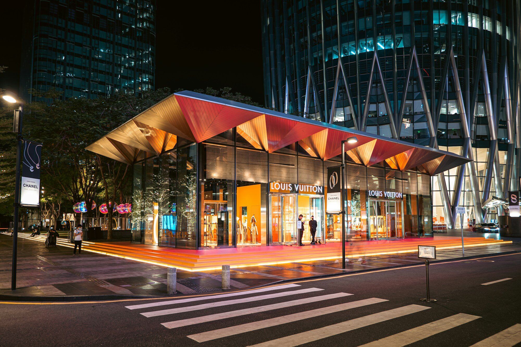 Evening street life outside the MixC mall at Shenzhen Bay
