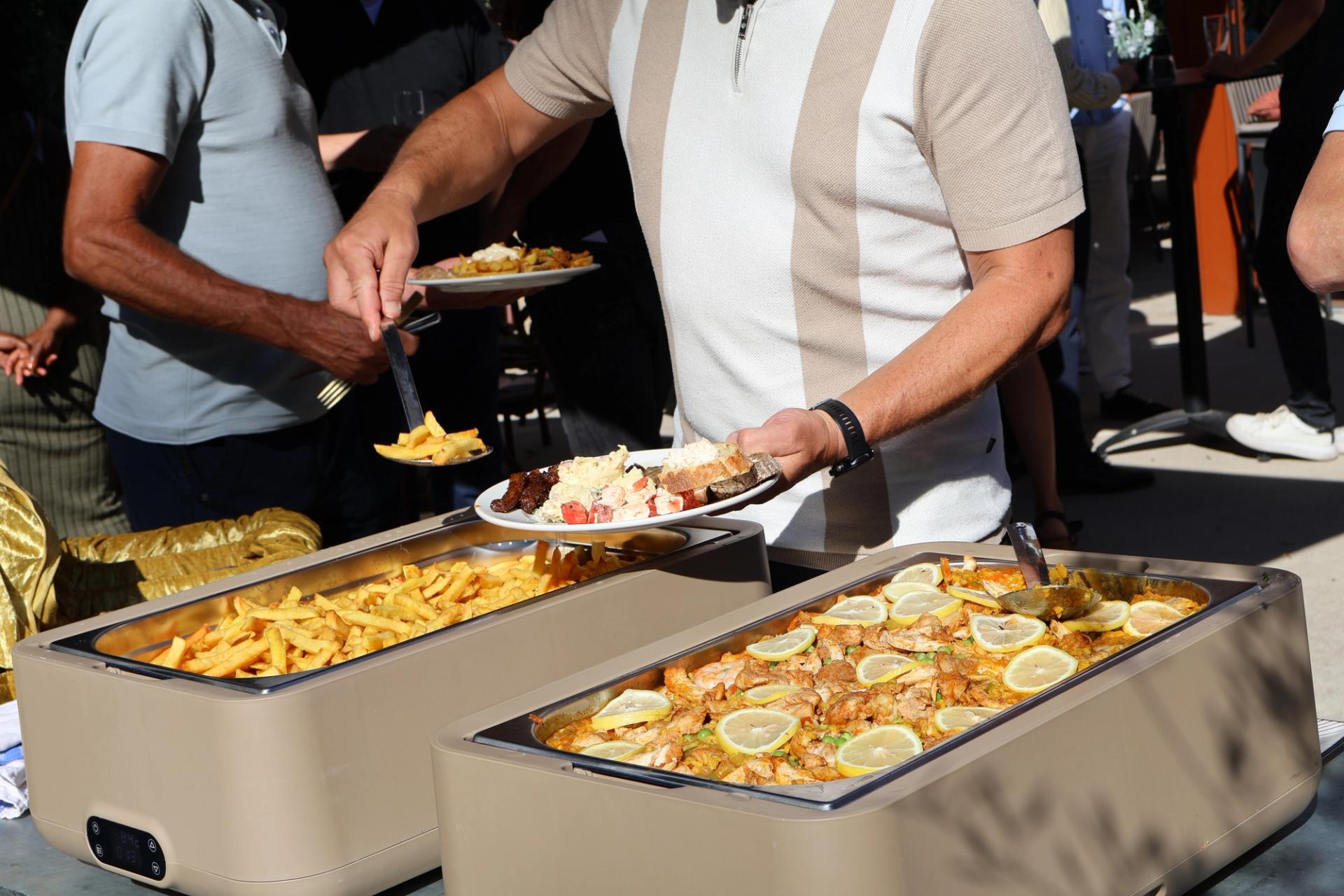 Geniet van buffet in de Kas of restaurant. Een samenstelling van verschillende gerechten, voor ieder wat wils