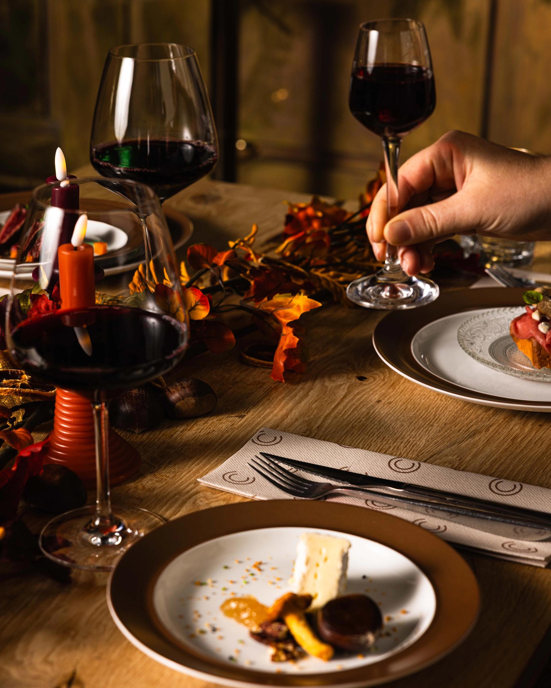Wildavond bij La Cocotte met rode wijn, port, herfstgerechten en kaas