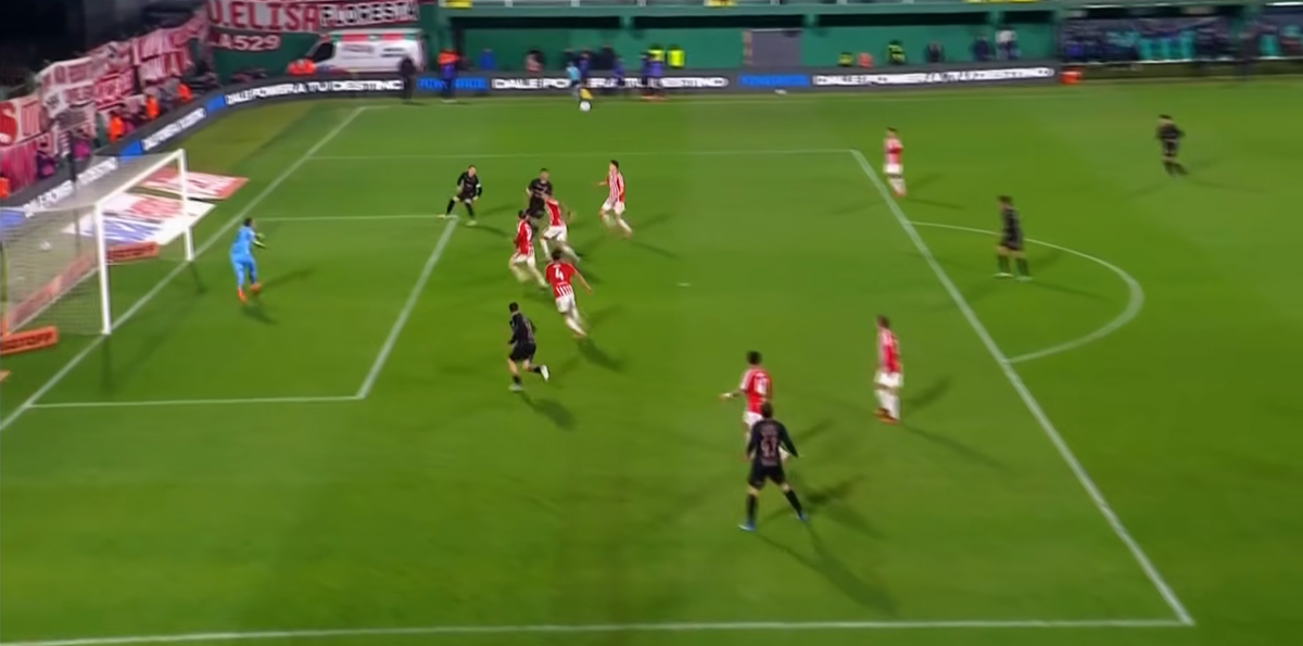  Merlini erra un gol insólito abajo del arco