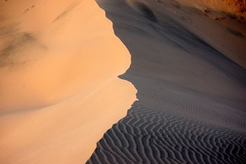 Aktau's Singing Sands: Where the Desert Whispers Melodies