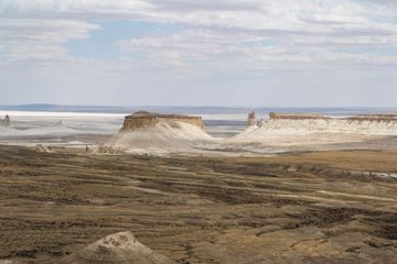 Aktau's Singing Sands: Where Desert Harmony Meets Coastal Cool