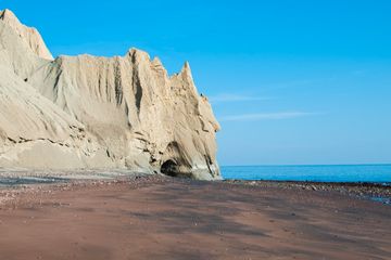Aktau: Beyond the Caspian Sea - Discovering Kazakhstan's Unexpected Beach Resort