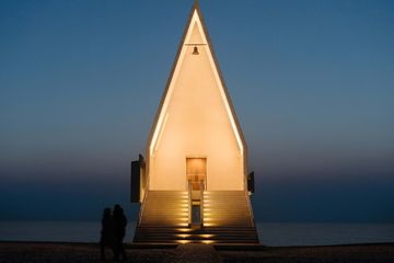 Aktau's Glowing Secret: Unveiling the Land of 300 Sunsets and Subterranean Mosques