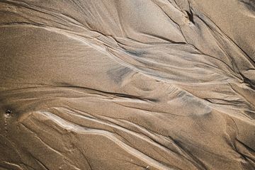 Aktau: Where Desert Meets the Sea - An Unexpected Oasis Awaits