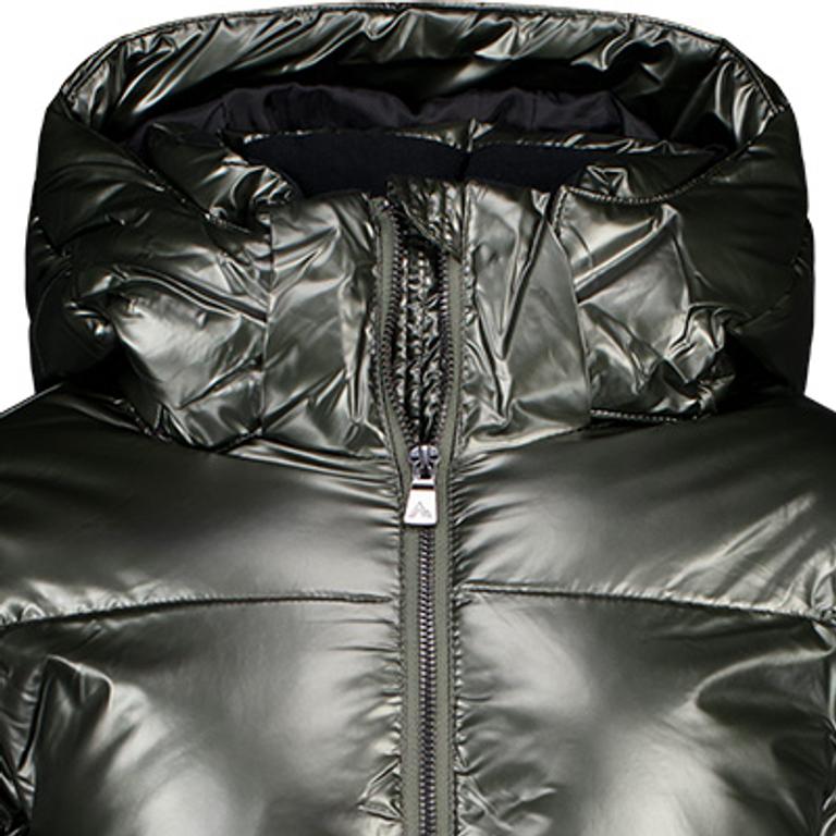 Hög krage med avtagbar huva