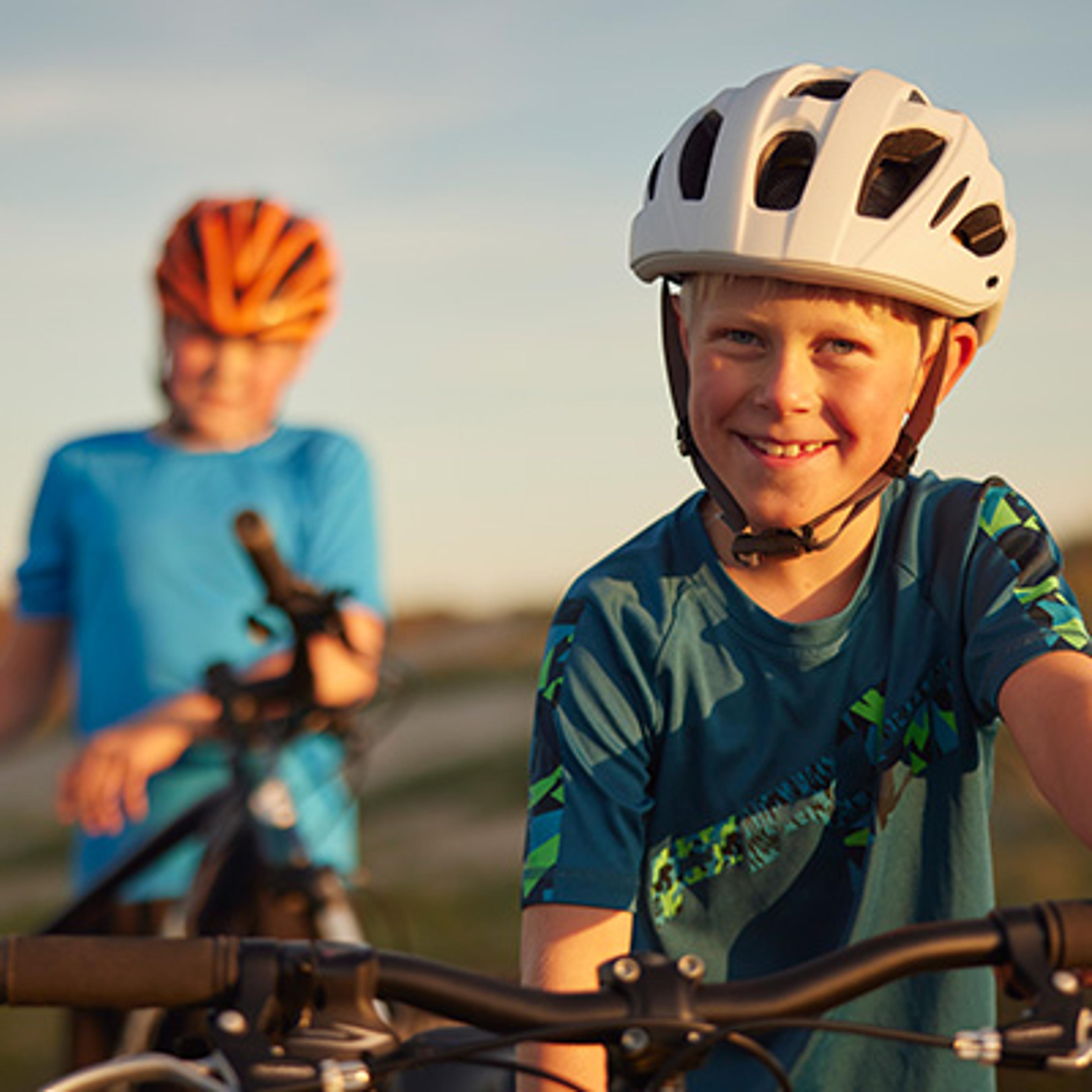 cykelhjälmar barn