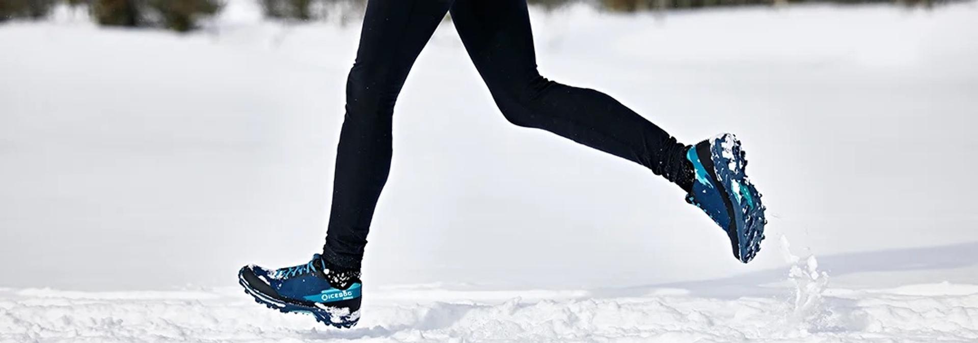 Skor för löpning i snö