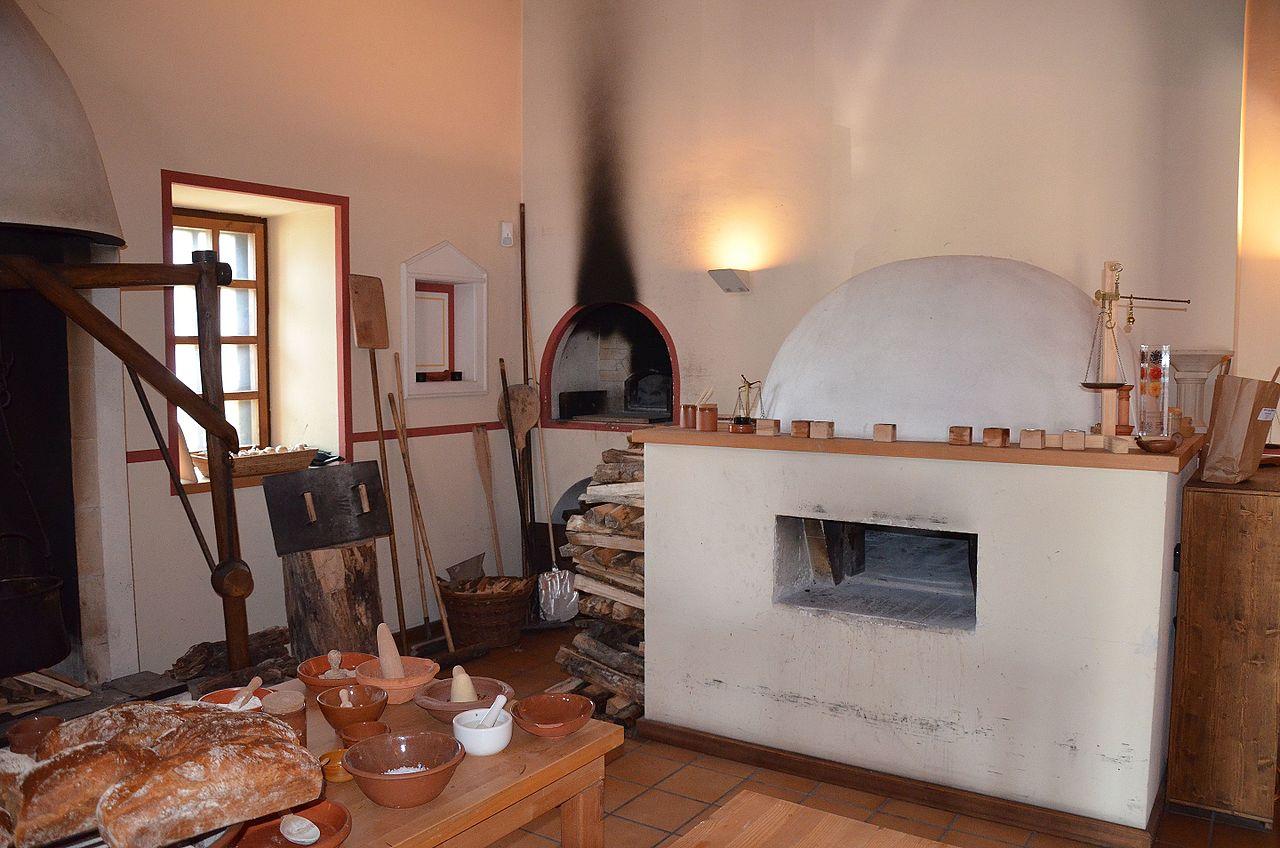 reconstructed-roman-villa