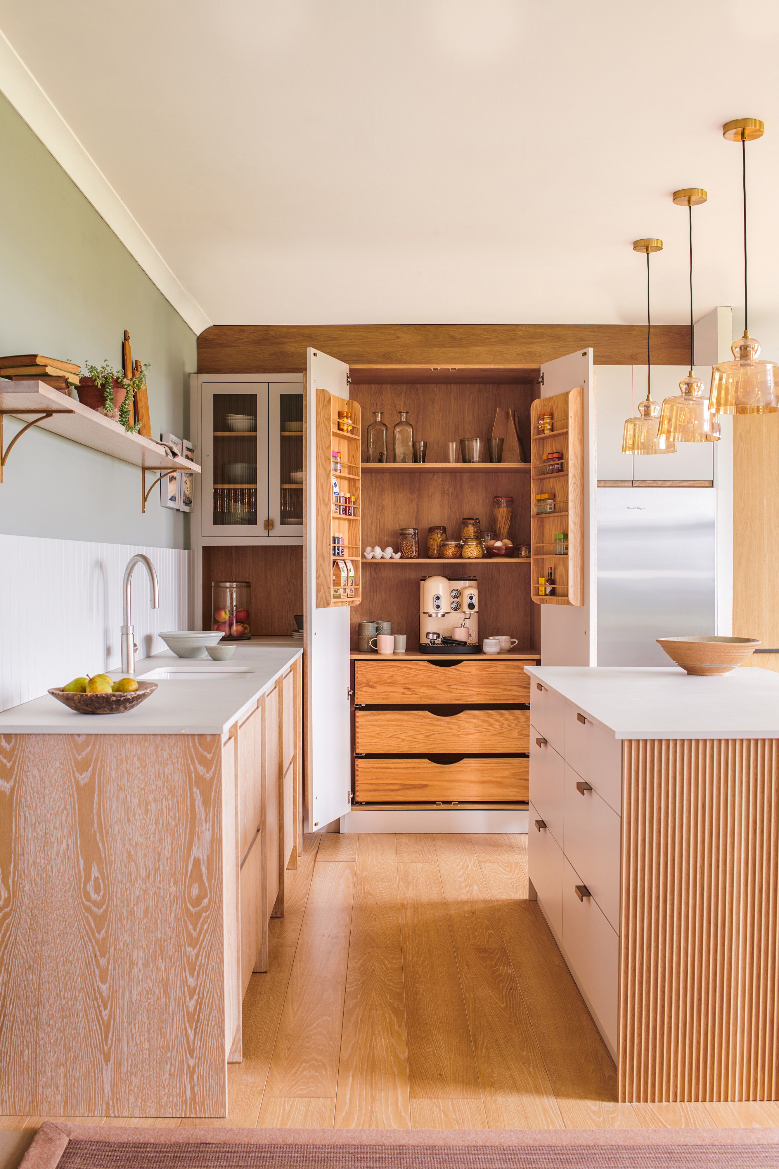 Glaven | A Modern Functional Kitchen In Sleek White & Oak