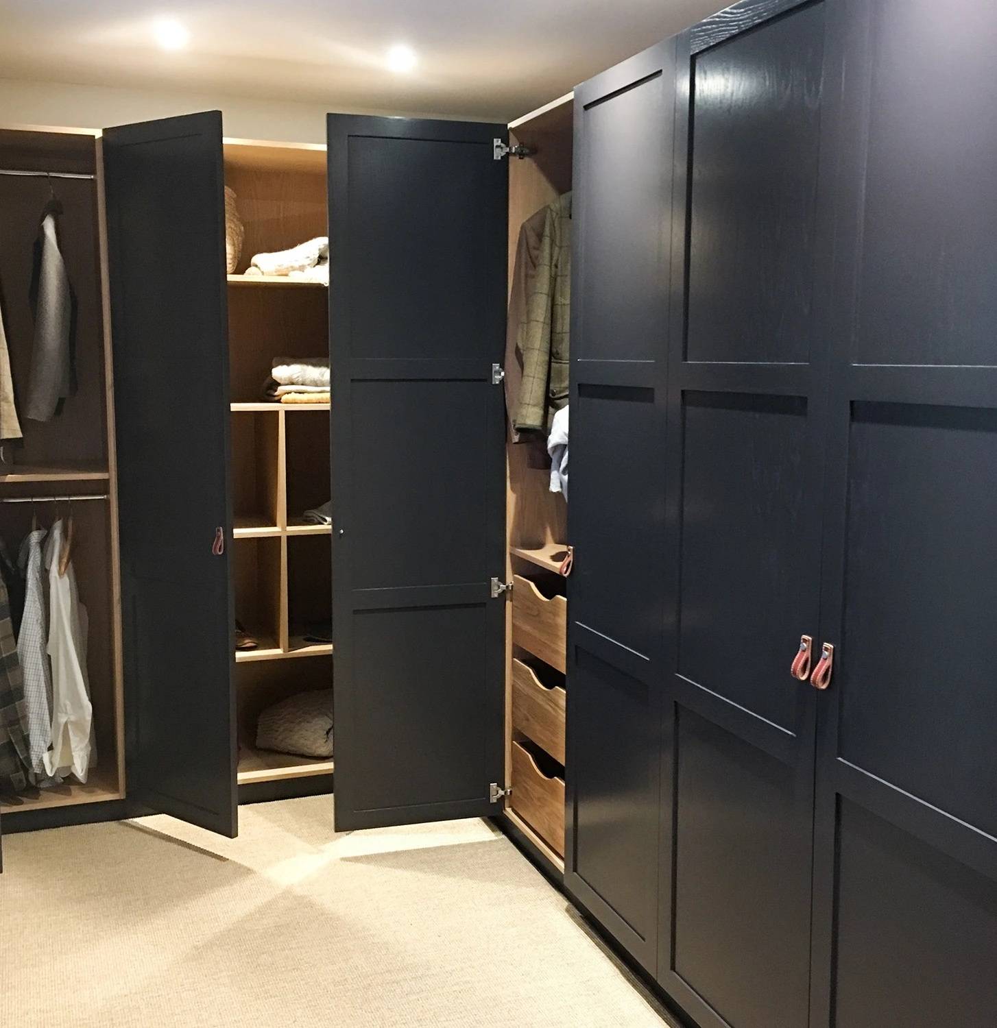 walk-in-wardrobe