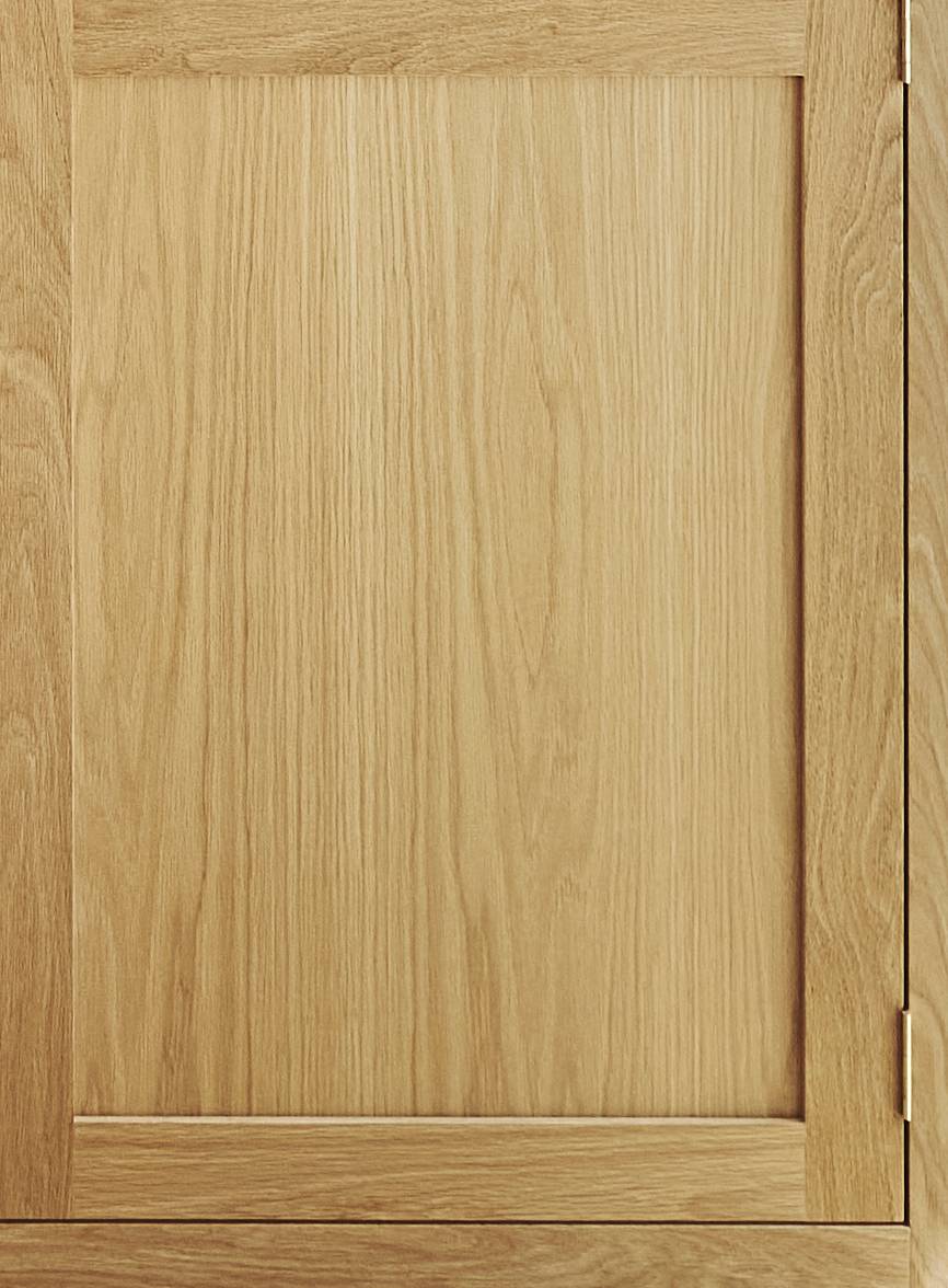Close-up of Oak veneered ply shaker door