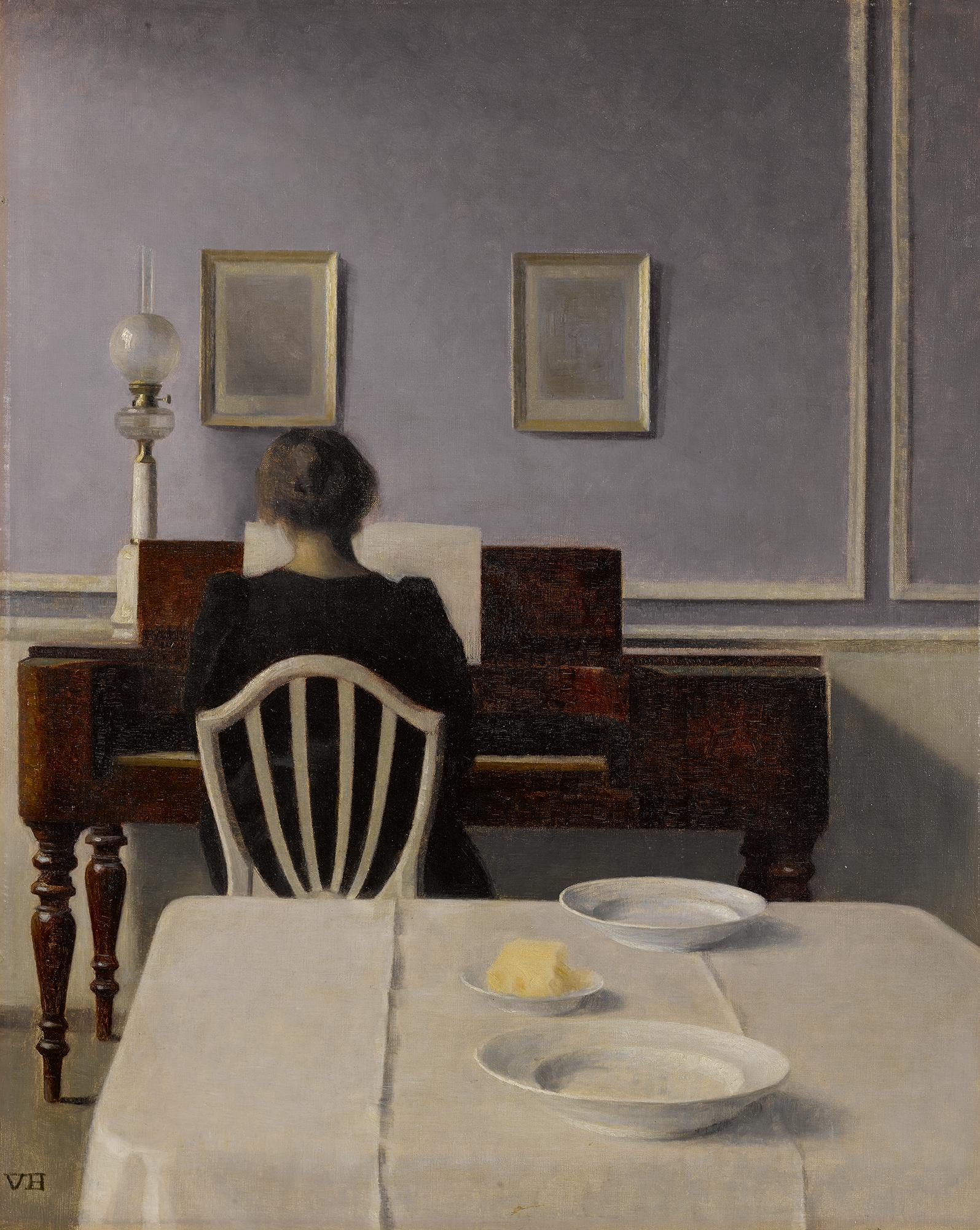 Vilhelm_Hammershøi,_Stue_med_kvinde_ved_klaver,_Strandgade_30,_1901