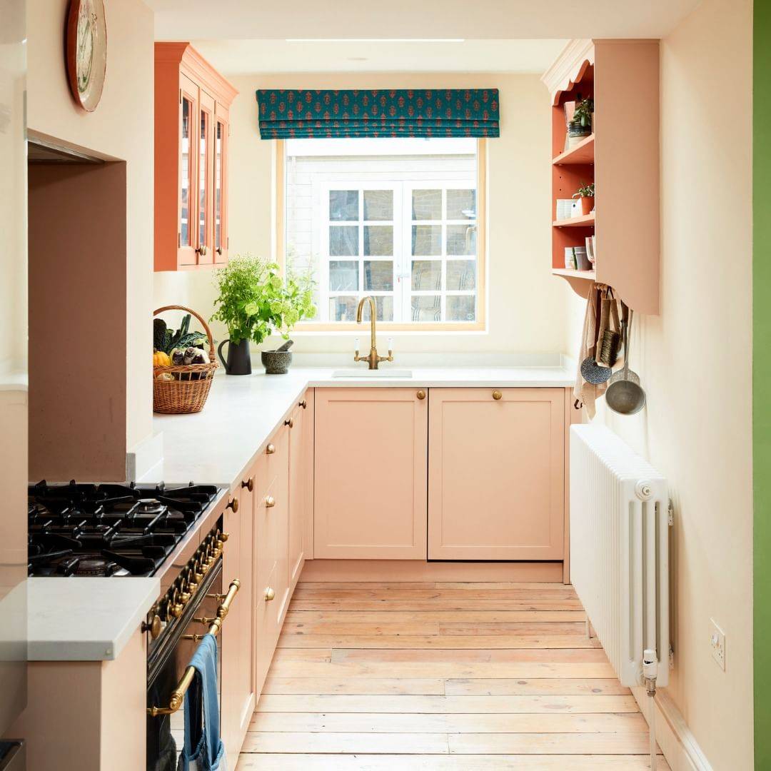 Small kitchen in pastels colours