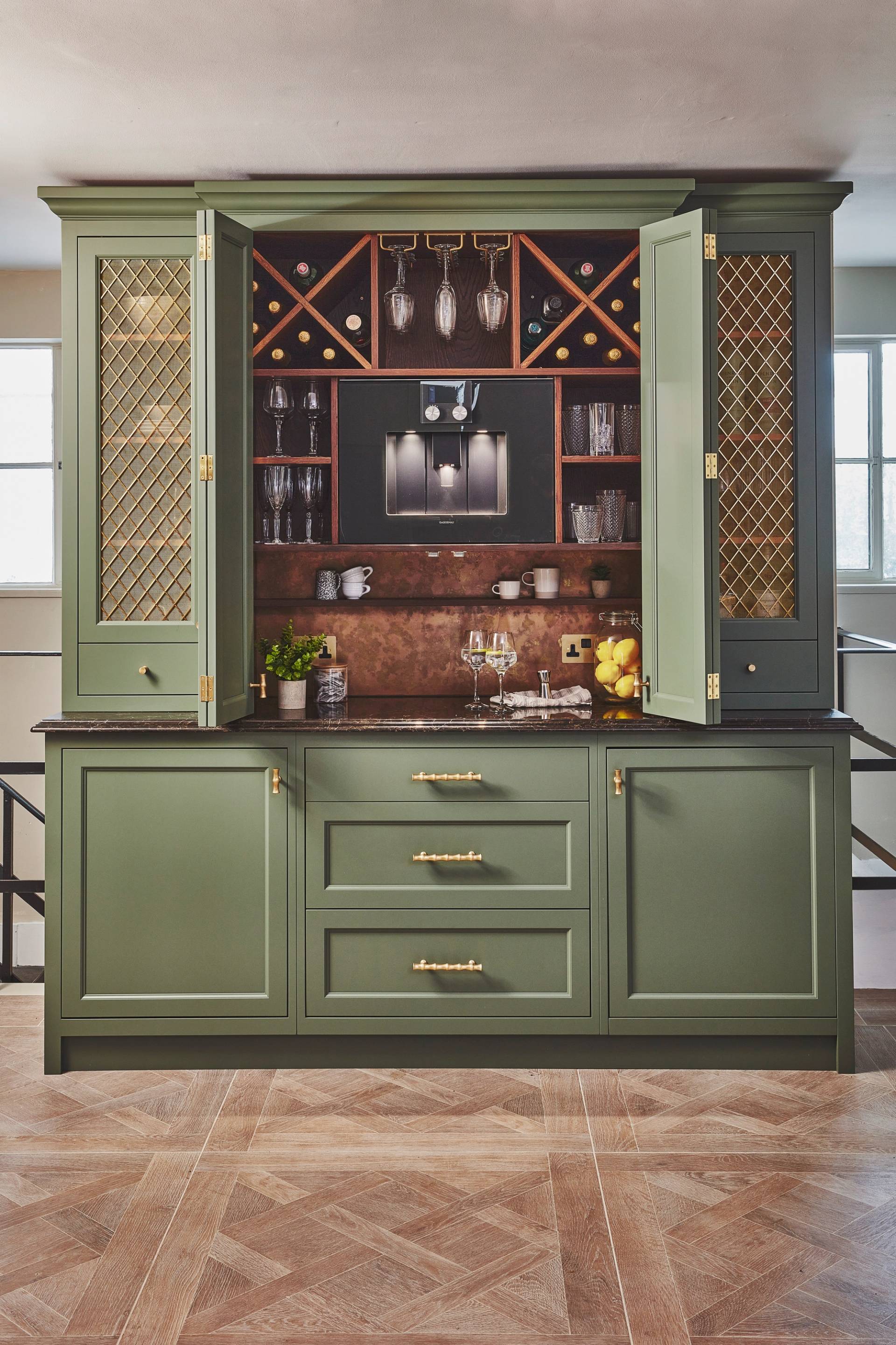 Bars & Drinks Cabinets