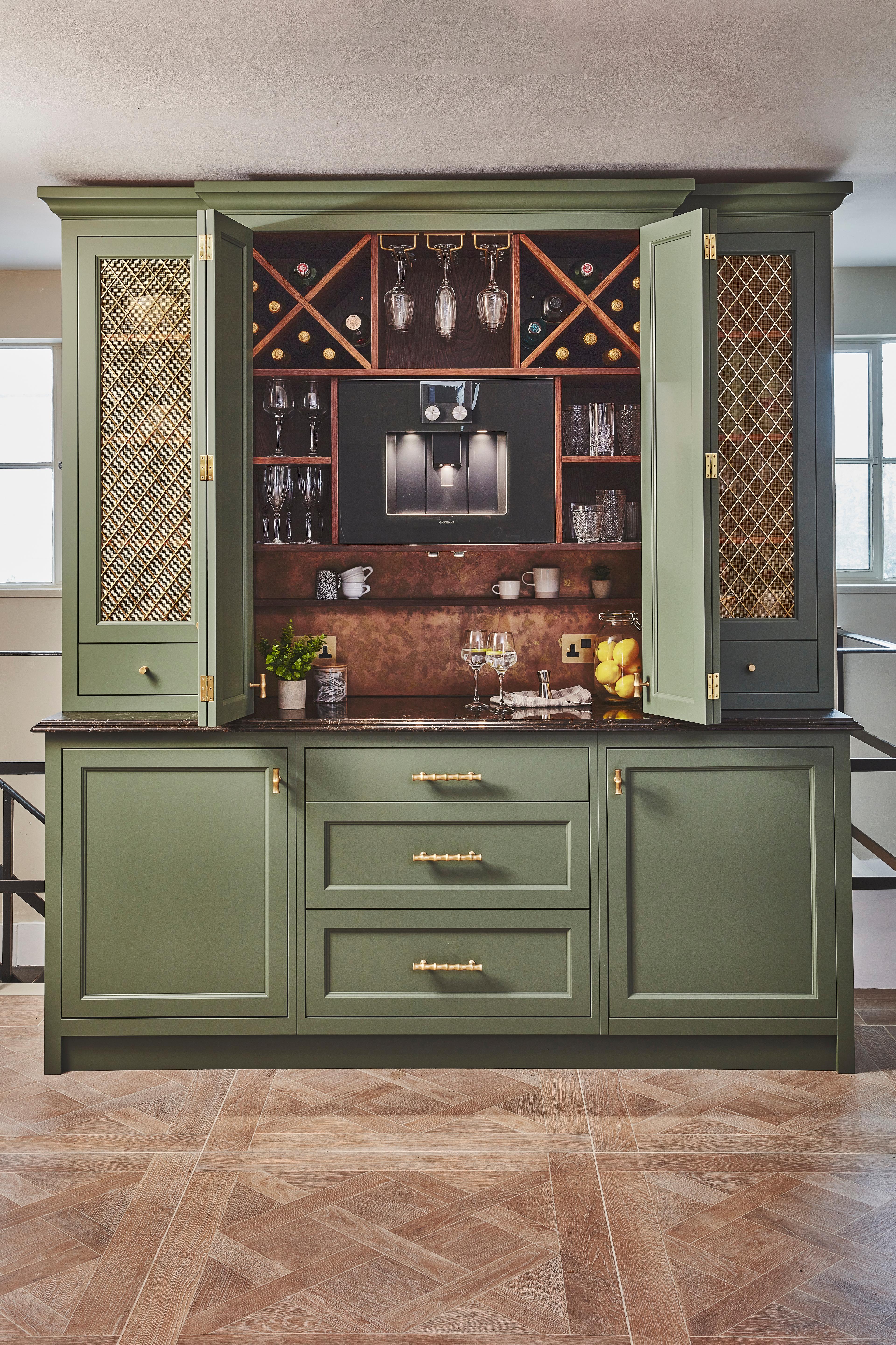 Bars & Drinks Cabinets
