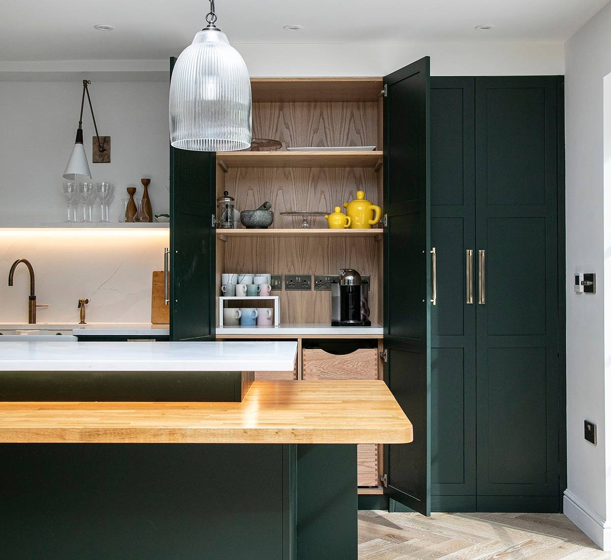 split level breakfast bar in green