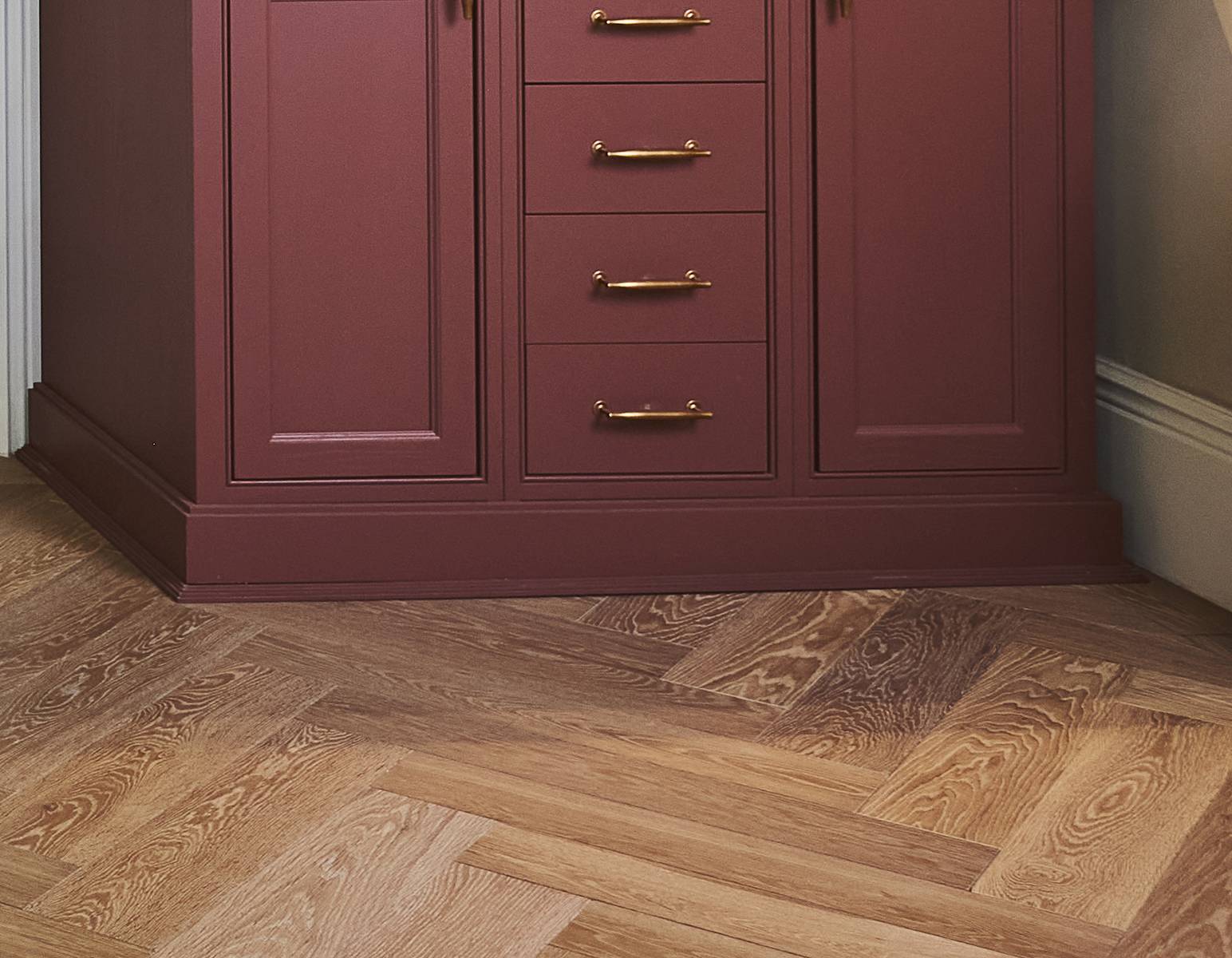 Decorative Skirting Plinth