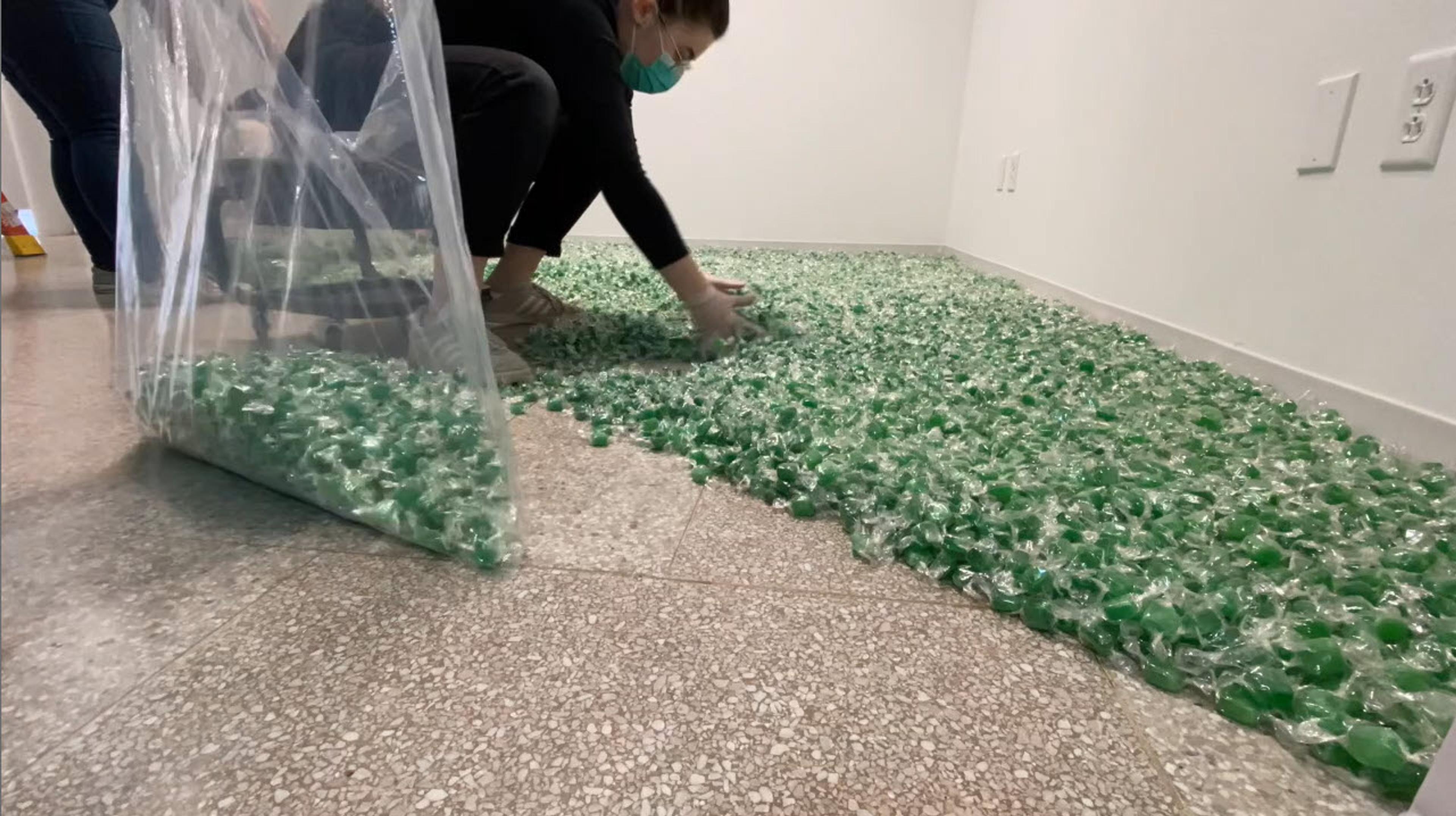 Felix Gonzalez-Torres  "Untitled" (L.A.) installation Rit City Art Space New York